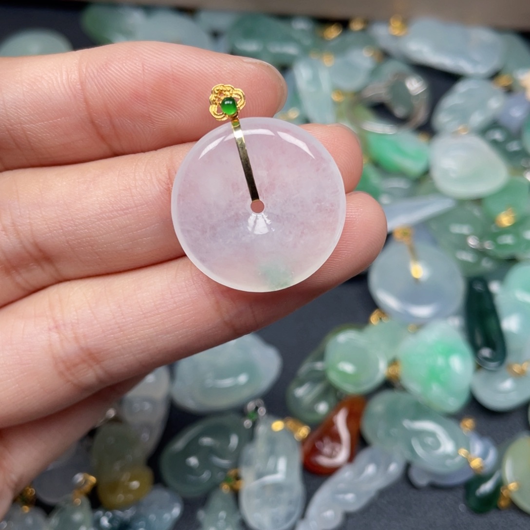 翡翠颈饰18K金镶嵌翡翠