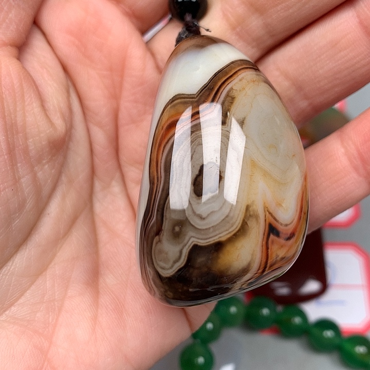 吉***姐玛瑙/玉髓未镶嵌颈饰