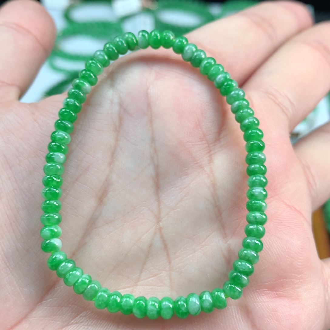 翡翠手链未镶嵌翡翠