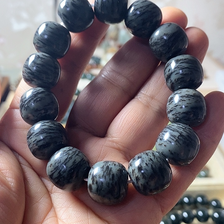 和田玉（糖玉）未镶嵌手链