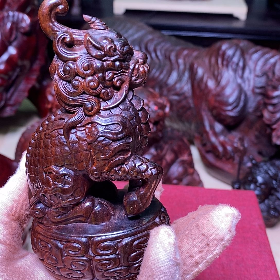 檀香紫檀（小叶紫檀）花**雨