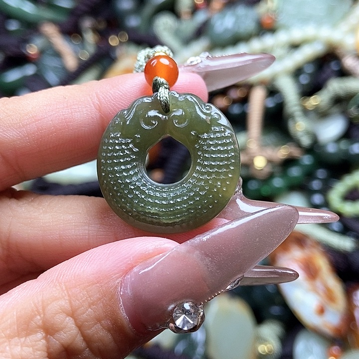 和田玉颈饰未镶嵌