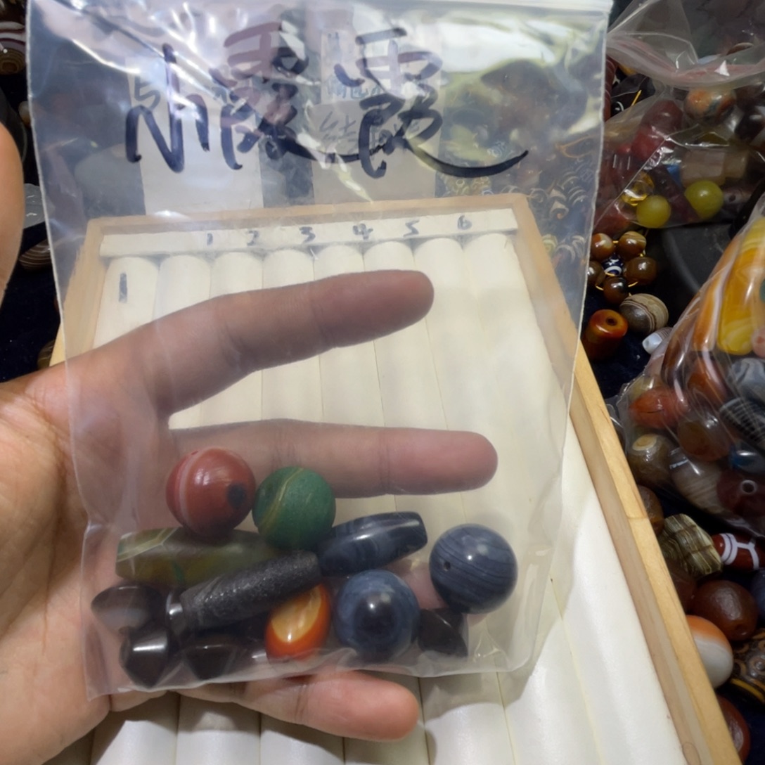 小***霞玛瑙/玉髓未镶嵌珠宝半成品