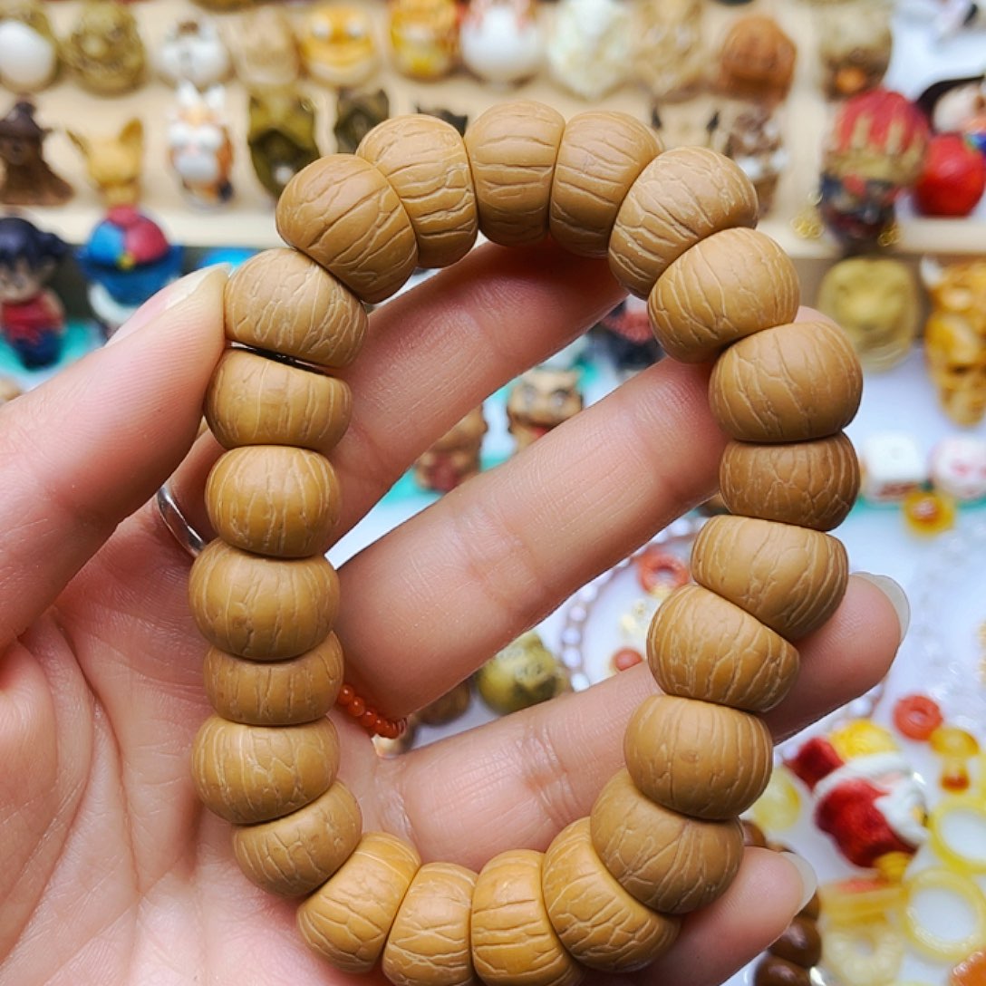 猴头核桃吊坠手工打磨大肠