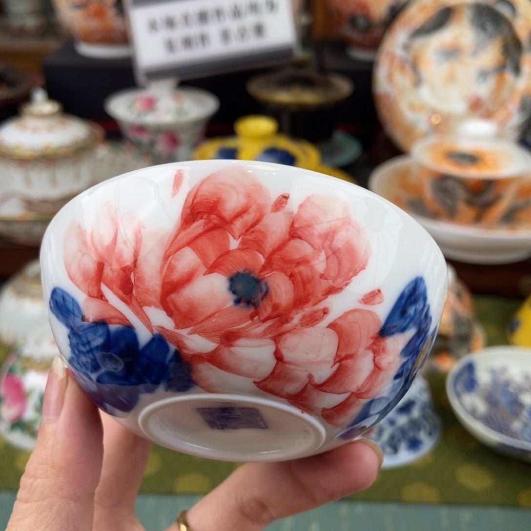 陶瓷的设计师是一个人 