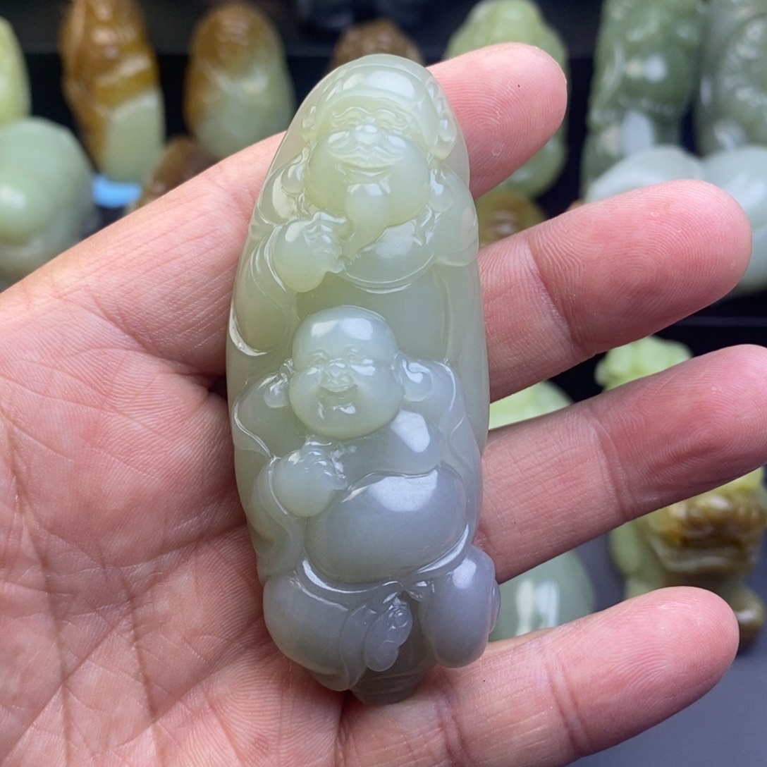 和田玉未镶嵌把件