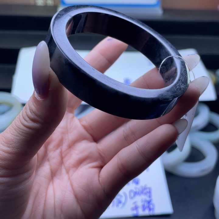 道***磨定制翡翠未镶嵌翡翠手镯