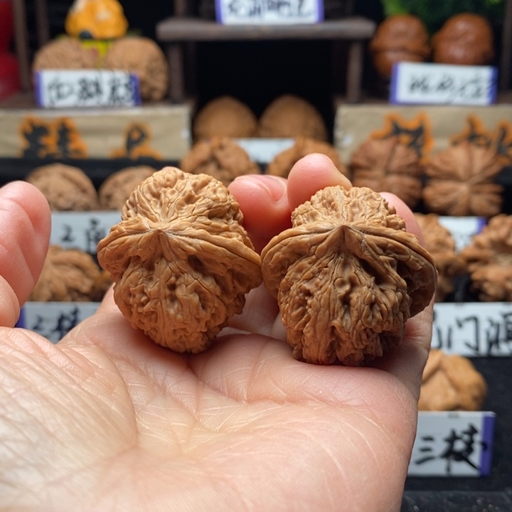 文玩核桃把件千佛山粗筋