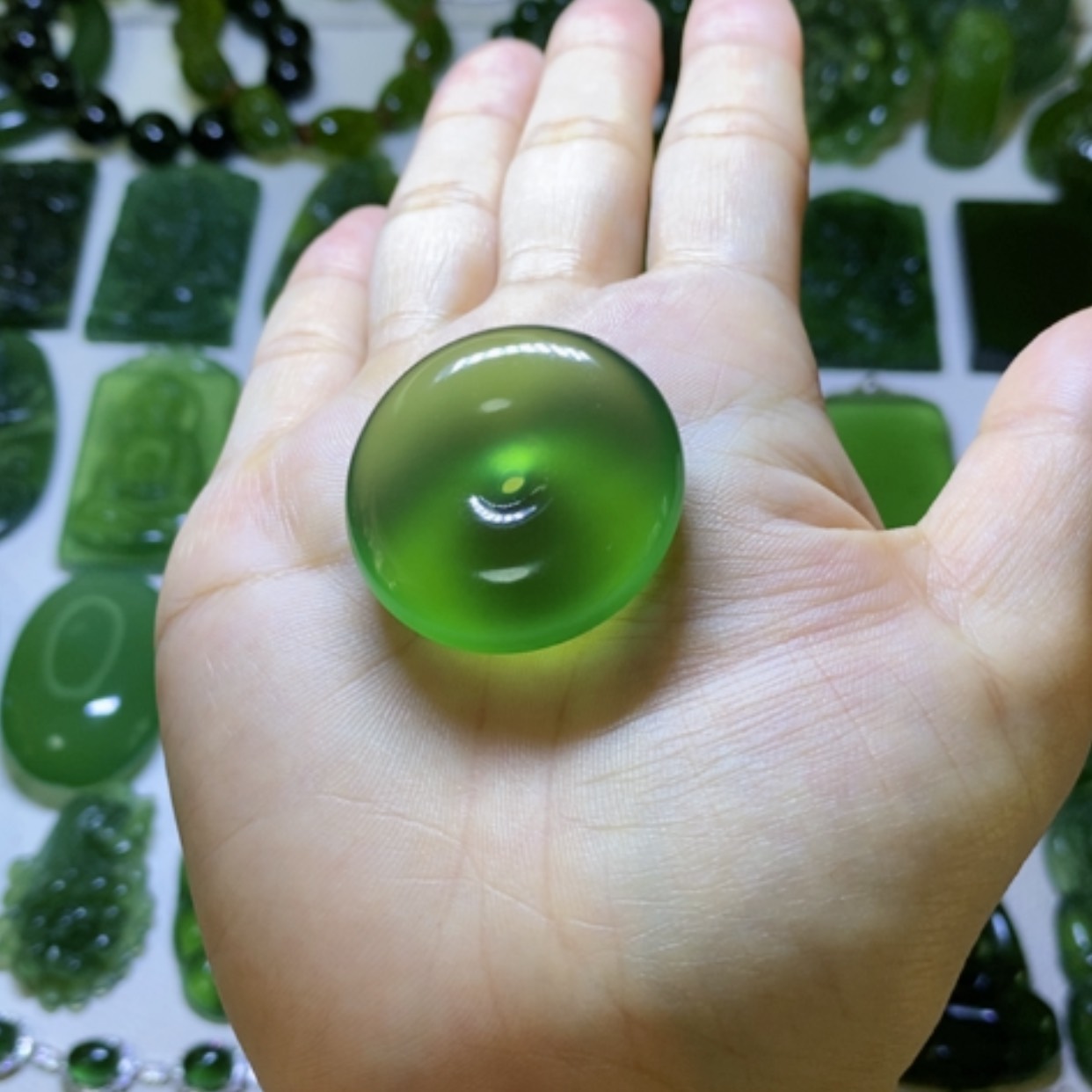 【闪购商品】蛇纹石玉颈饰未镶嵌良*