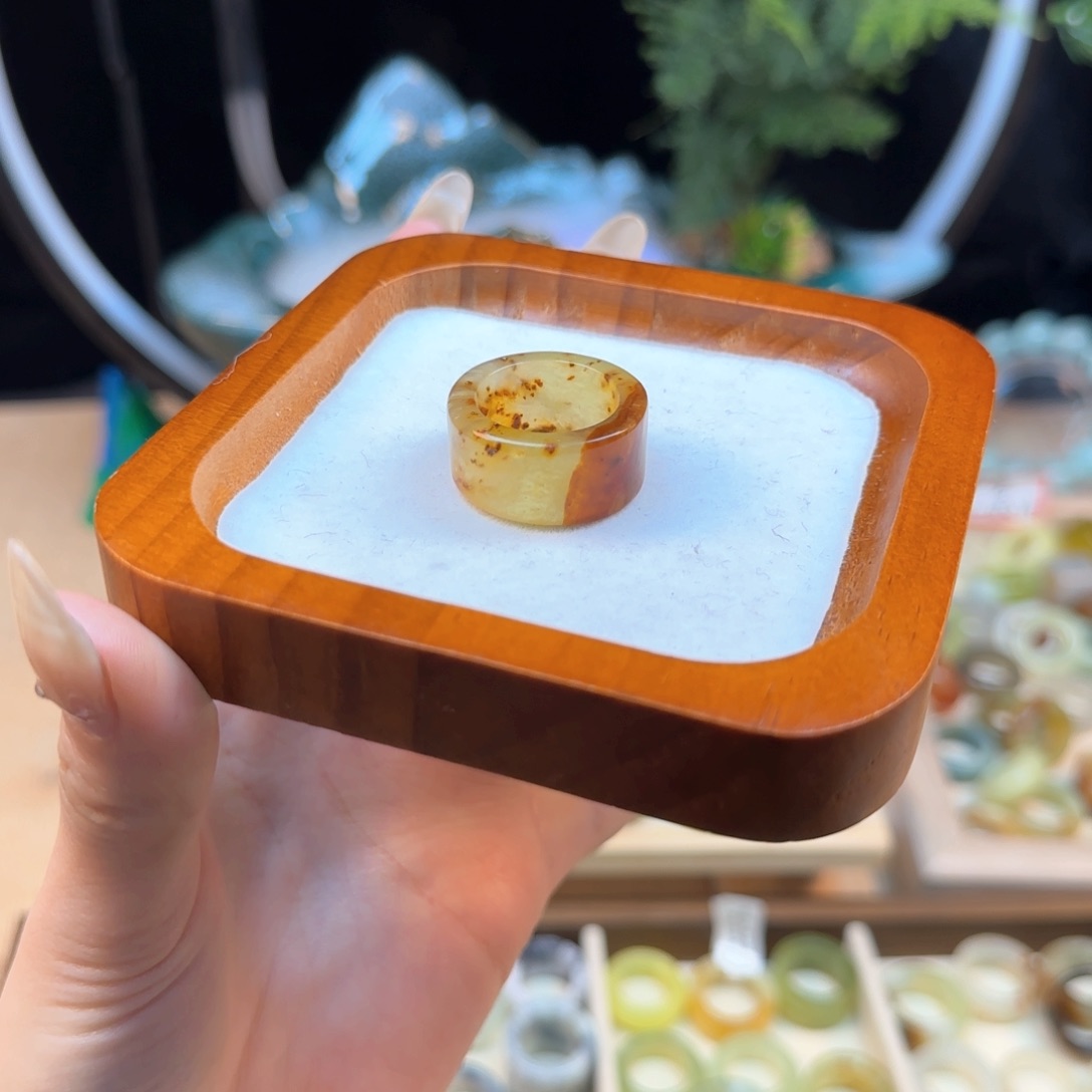 蛇纹石玉微瑕内径18.5合金?****e