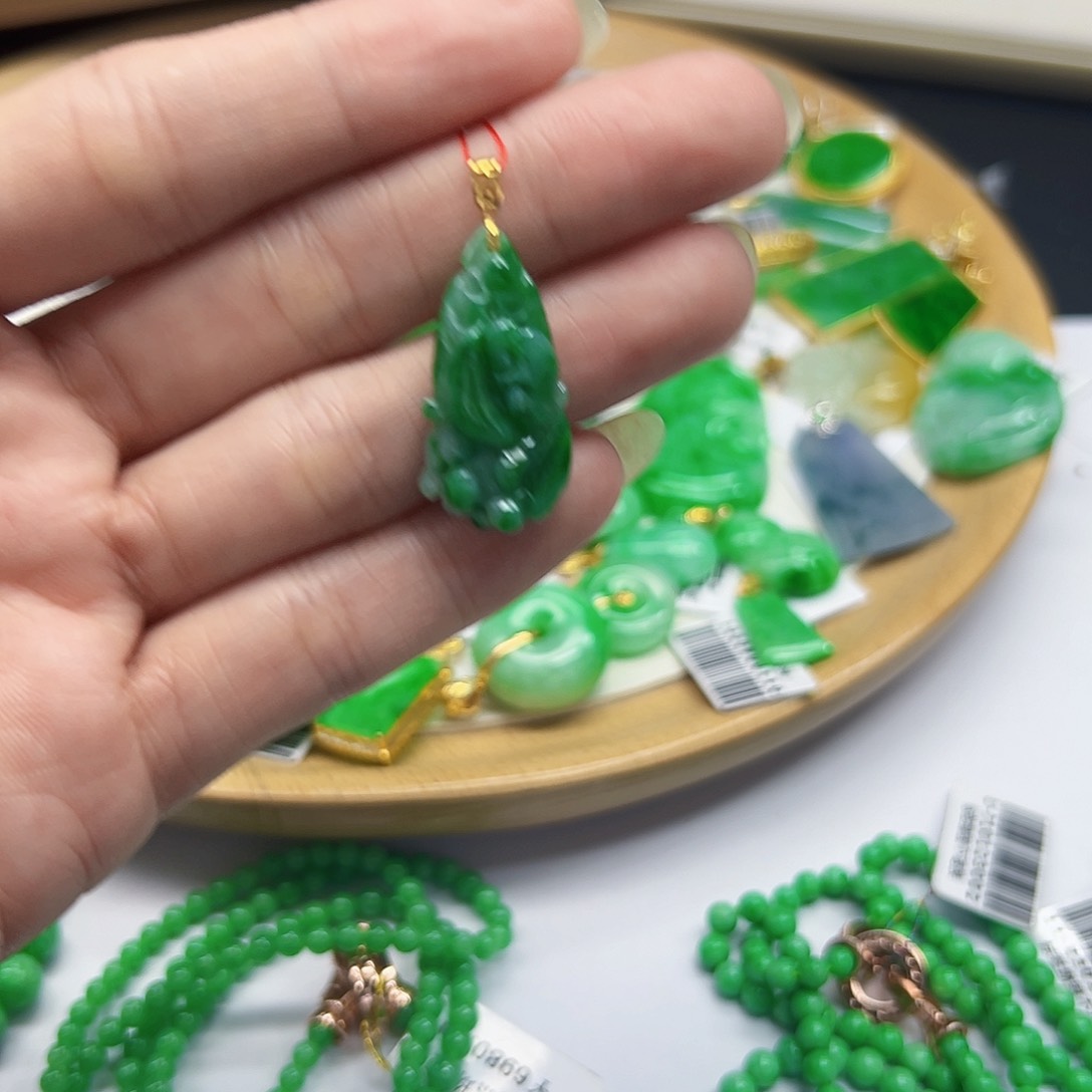 翡翠颈饰18K金镶嵌天然缅料A货一件