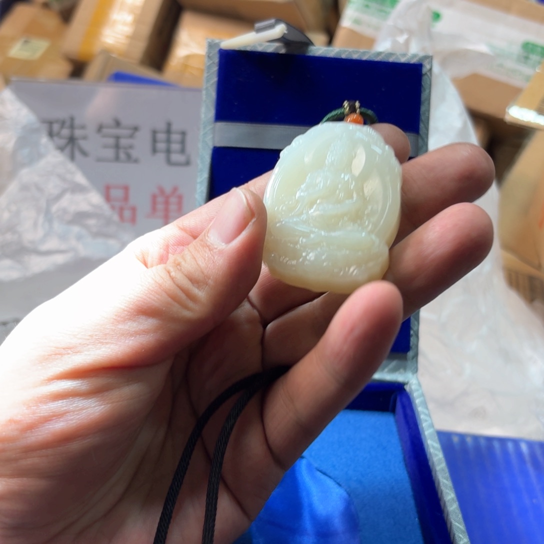 和田玉颈饰未镶嵌