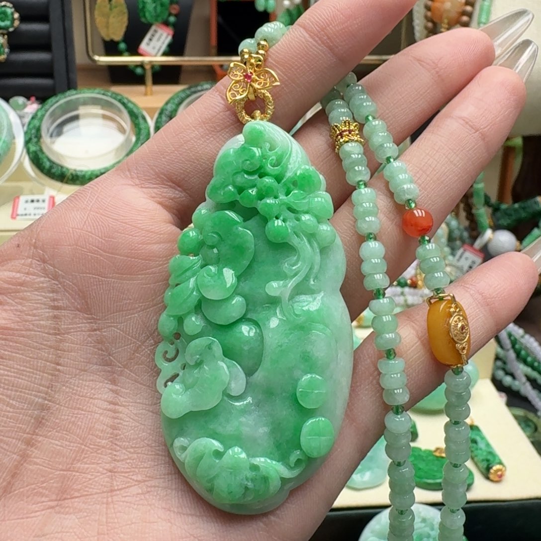 翡翠未镶嵌颈饰翡翠吊坠