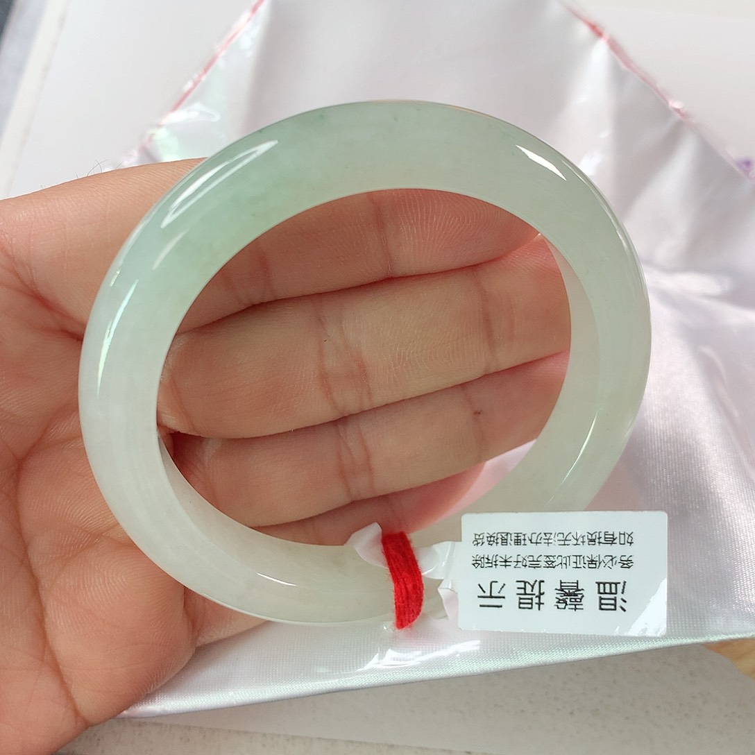 翡翠手镯未镶嵌⑨②