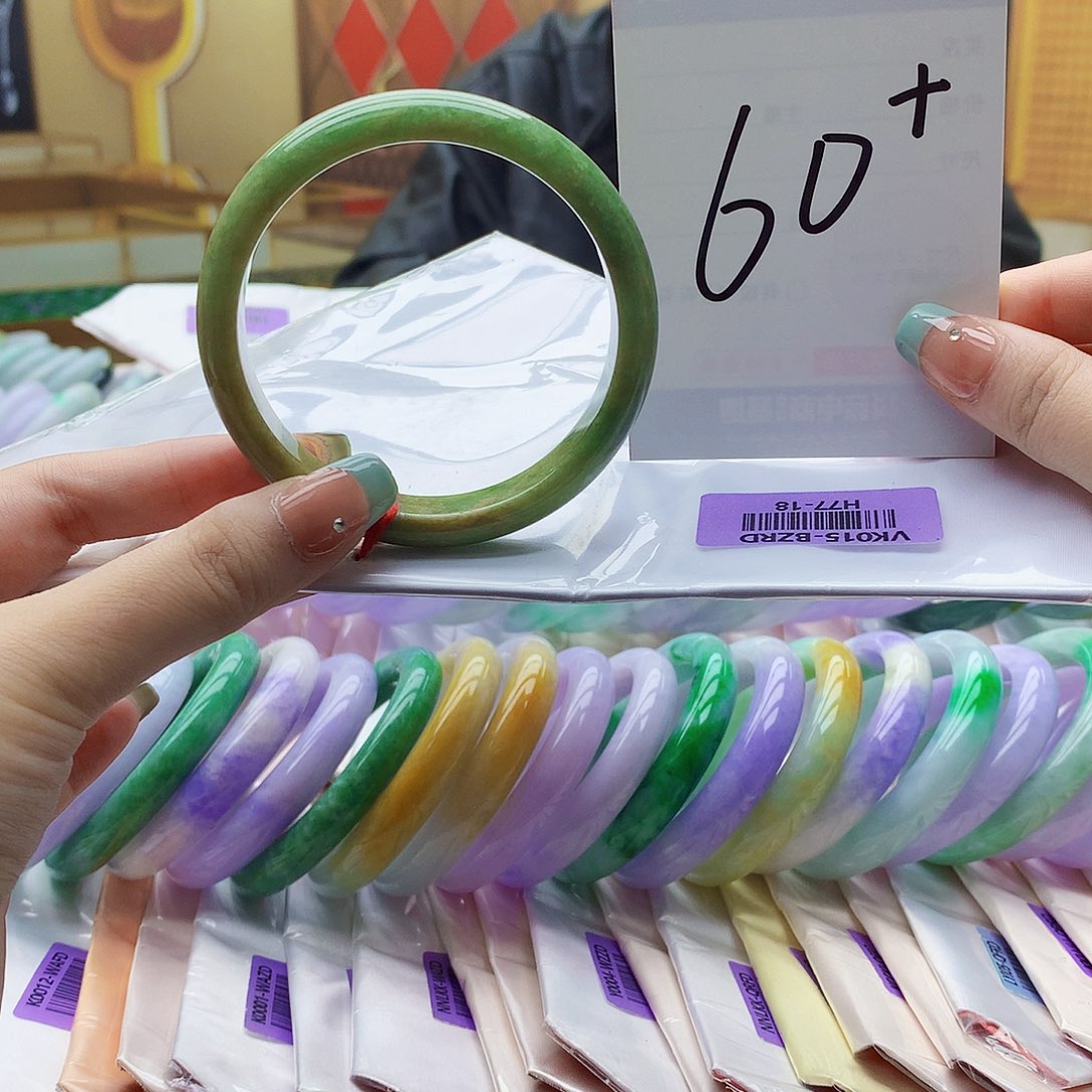 翡翠未镶嵌手镯ii