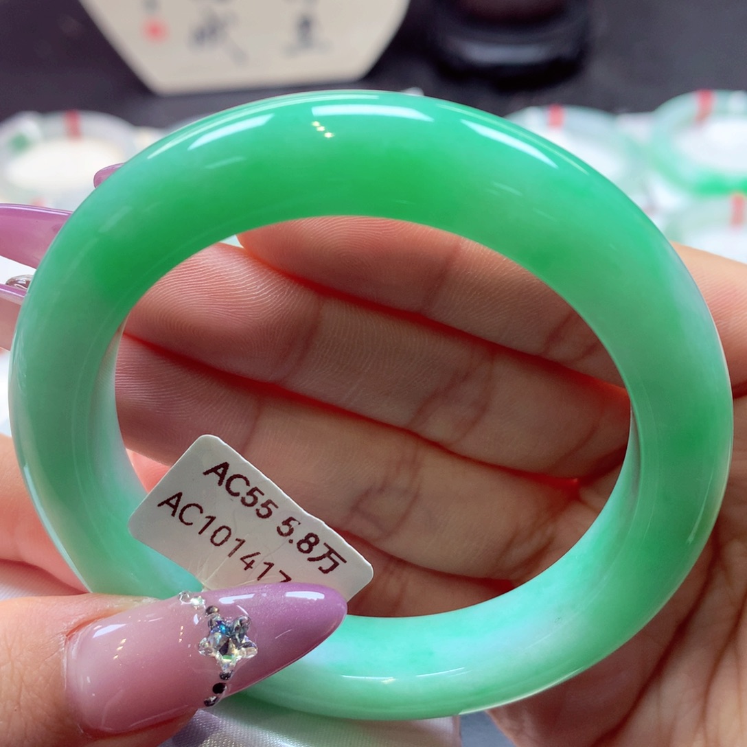 翡翠手镯未镶嵌泥鳅背26号66