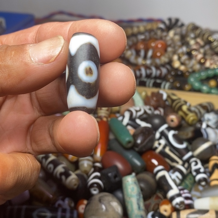 天然辰砂玛瑙吊坠