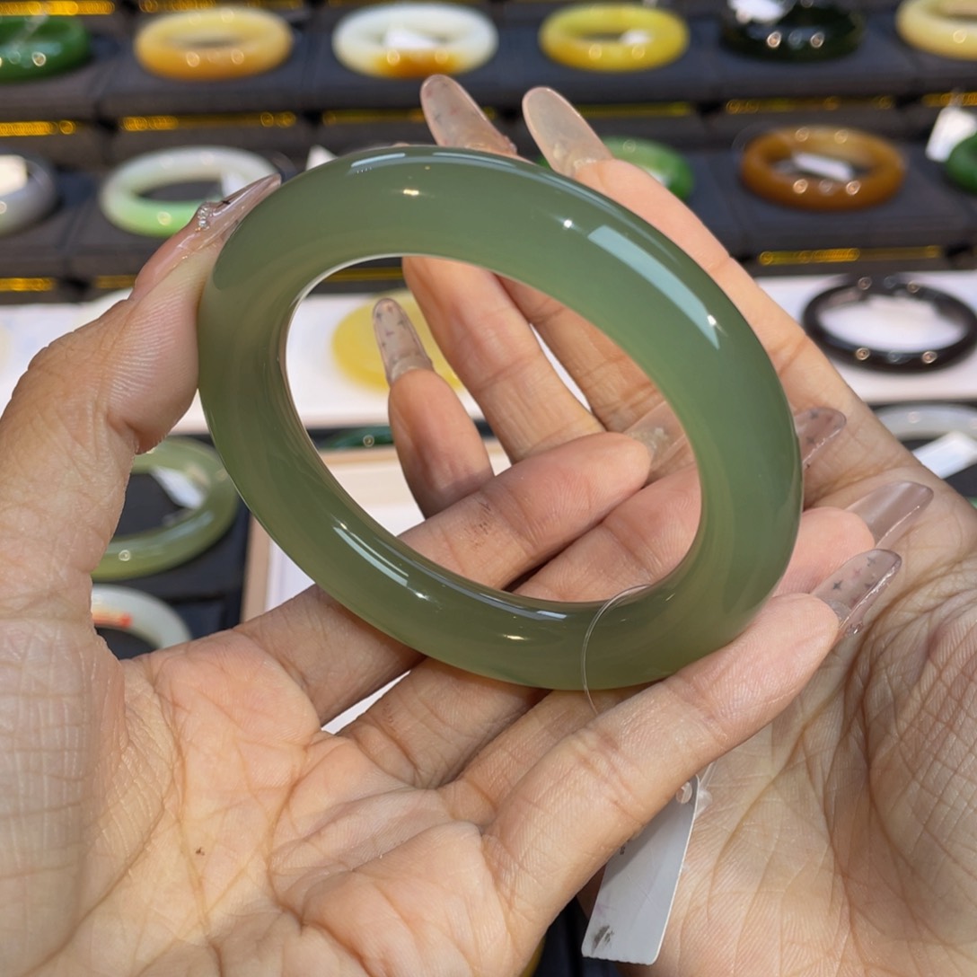 和田玉手镯未镶嵌小****～