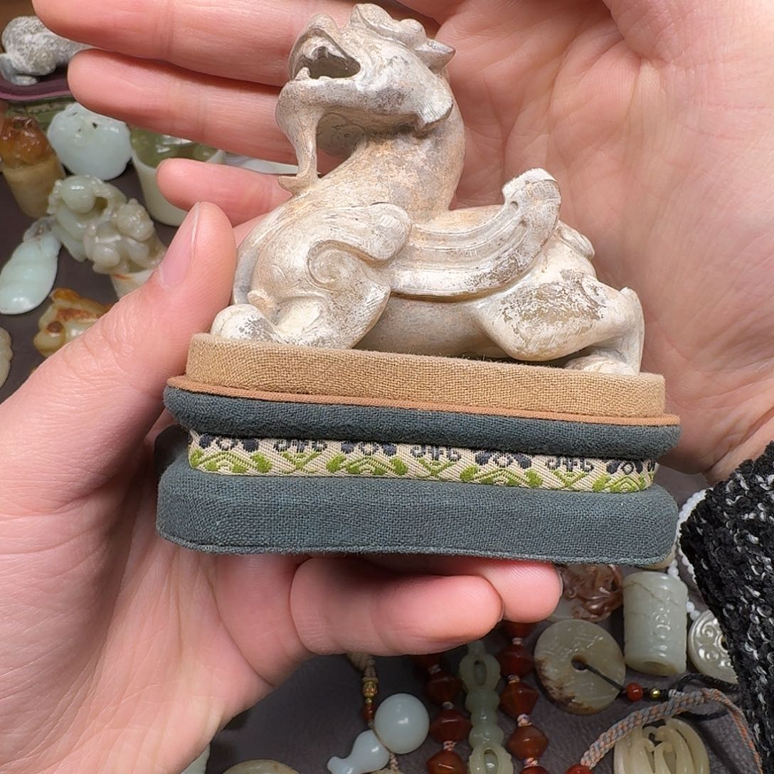 無***渡和田玉（青白玉）未镶嵌车挂