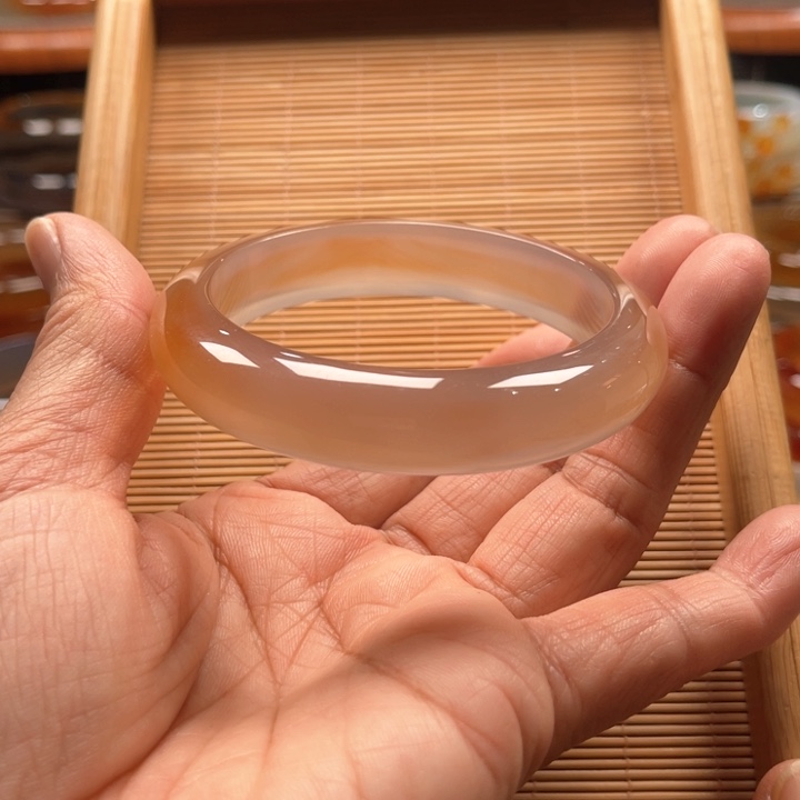 玛瑙/玉髓手镯未镶嵌