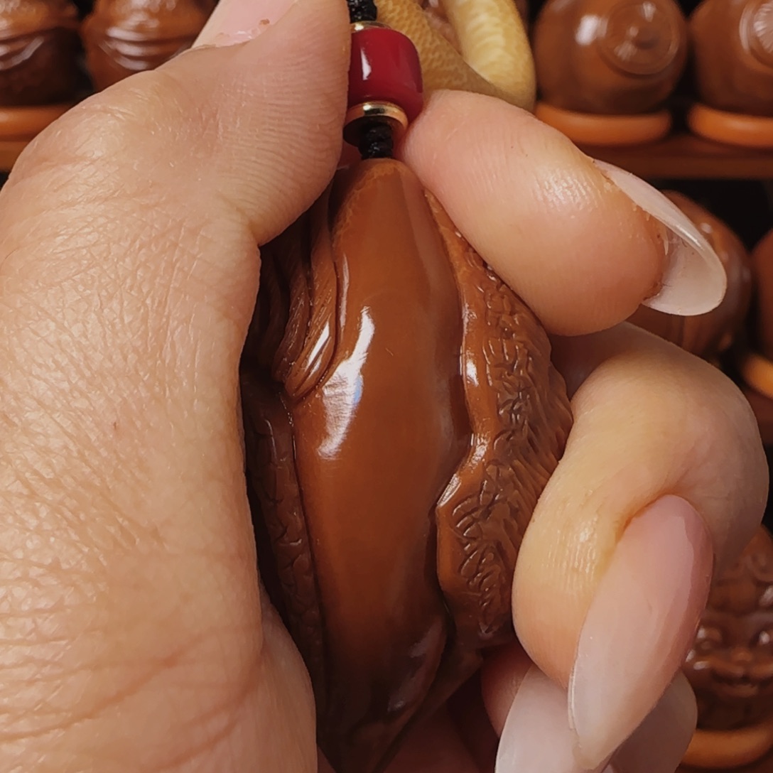 橄榄核把件三面手把件36