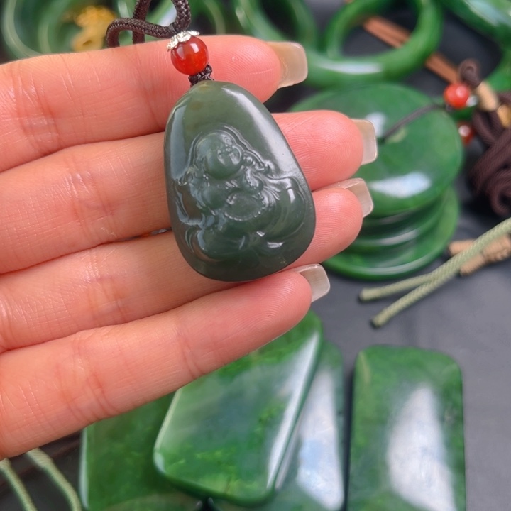 和田玉未镶嵌颈饰