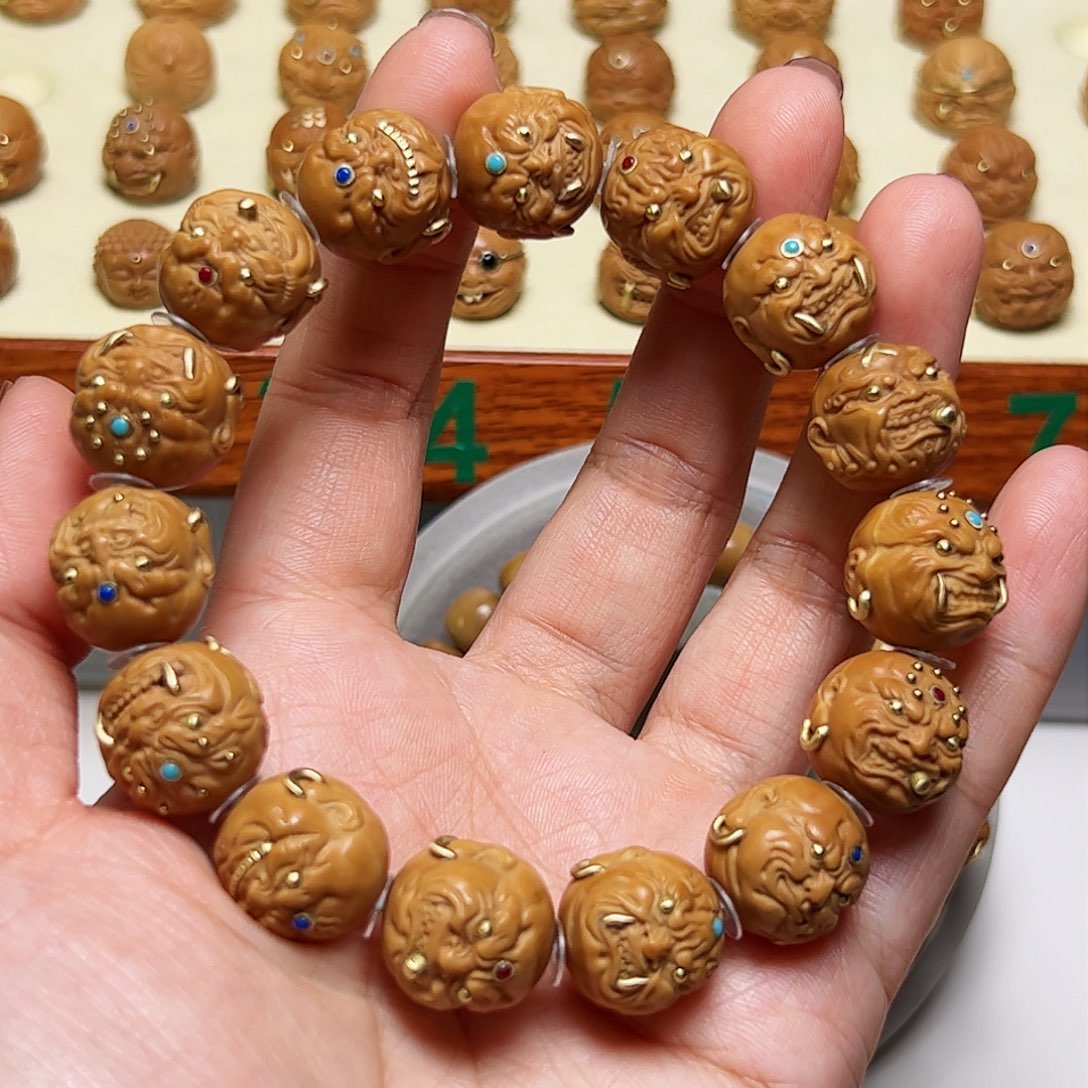 猴头核桃手串陈*人大满贯