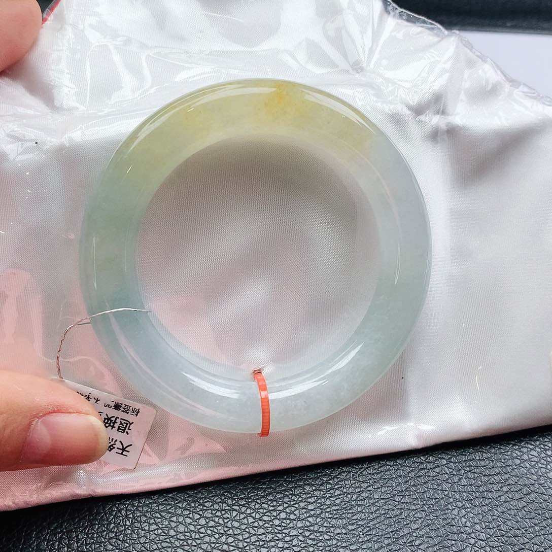 翡翠手镯未镶嵌天然翡翠手镯