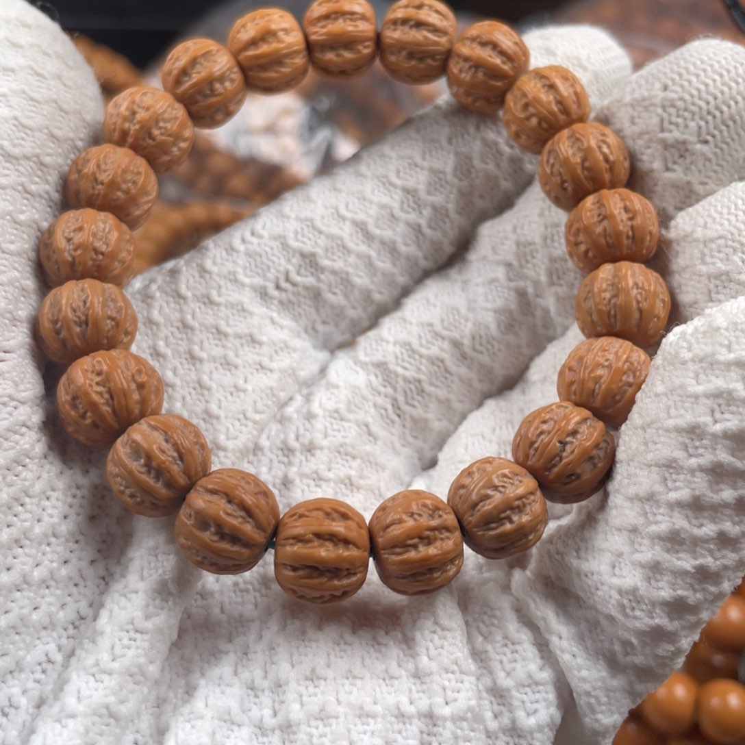 猴头核桃手串泛有微瑕十三棱