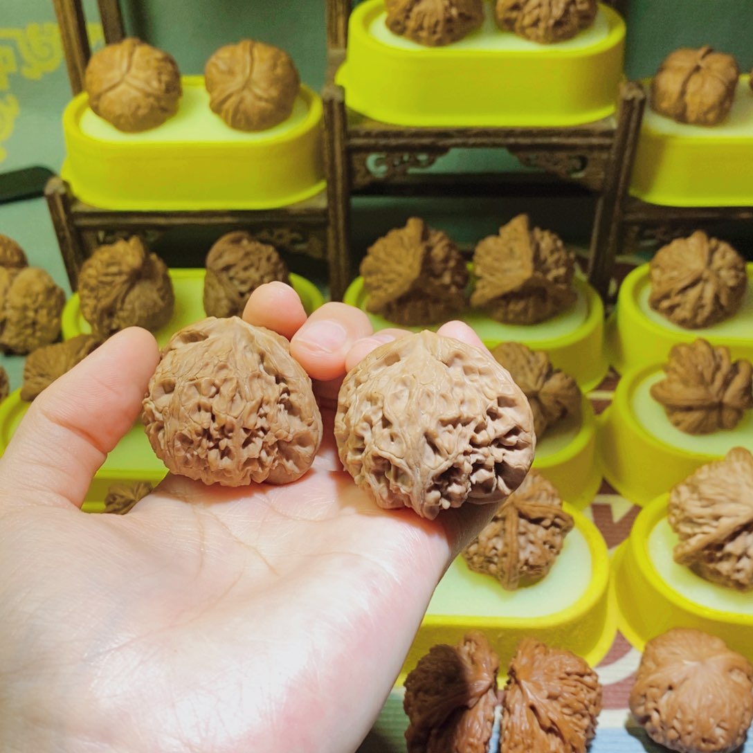 【闪购商品】文玩核桃吊坠@****.宫灯