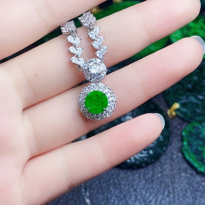 翡翠银S925镶嵌颈饰多样性