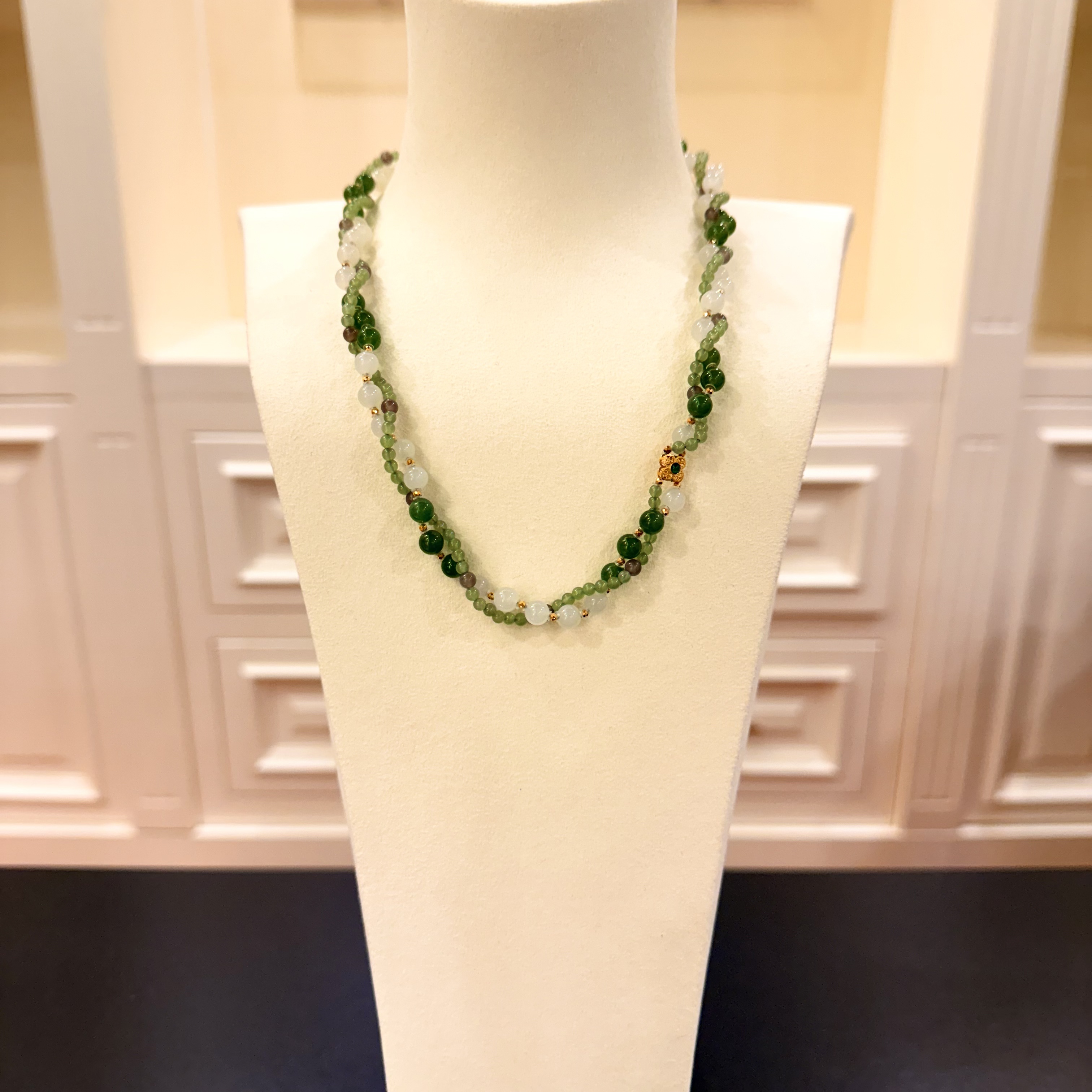 壹屿珠宝     121230     18 K金配件和田玉典藏级颈饰    