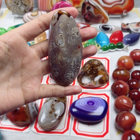 玛瑙/玉髓耳钉合金