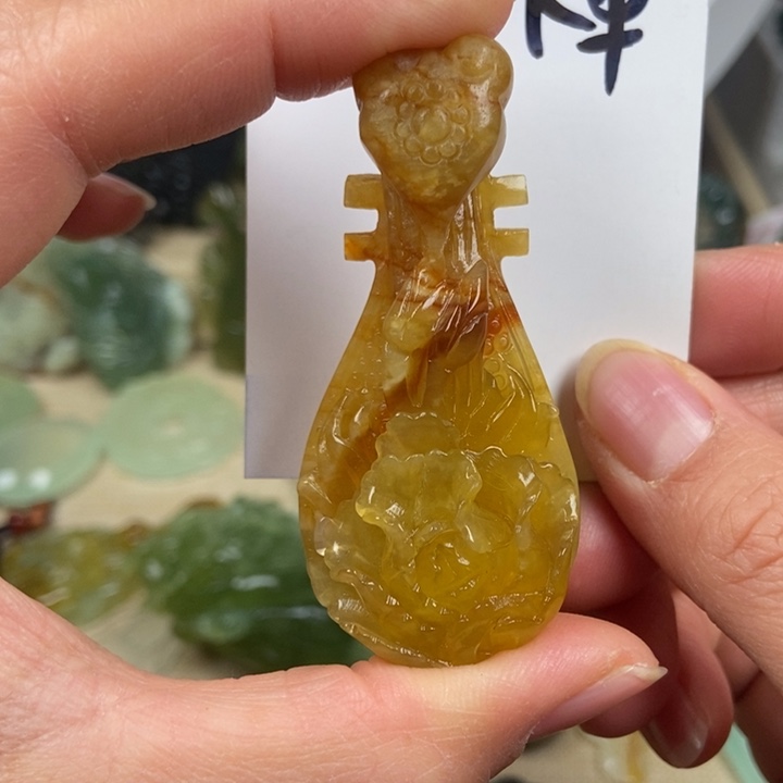 蛇纹石玉颈饰未镶嵌