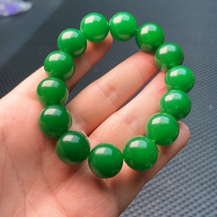 翡翠颈饰未镶嵌啊啊