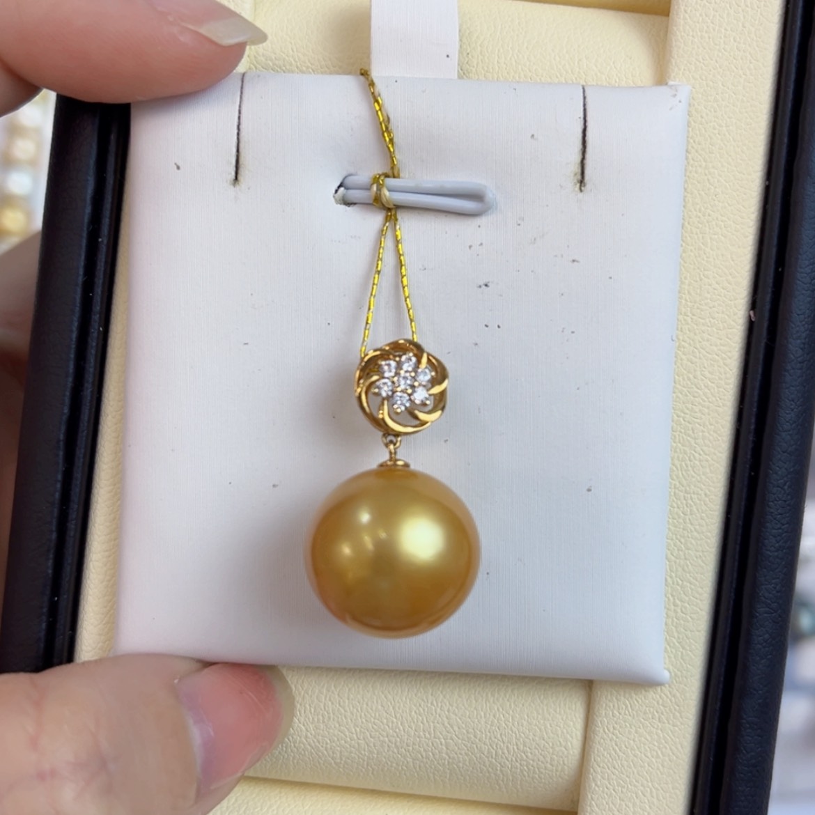 【闪购商品】18K金镶嵌海水珍珠颈饰*福 利 价