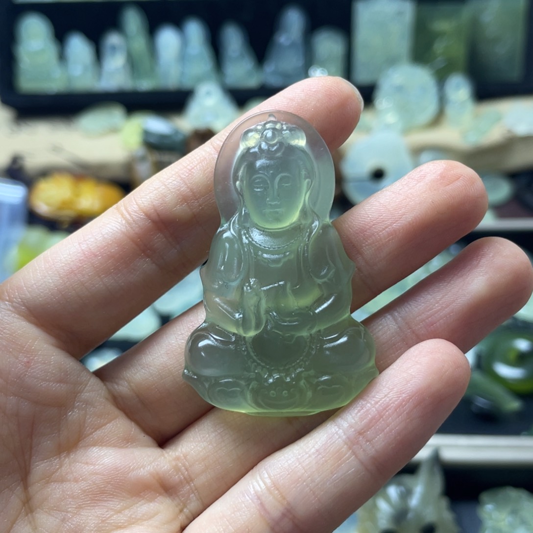 蛇纹石玉颈饰未镶嵌