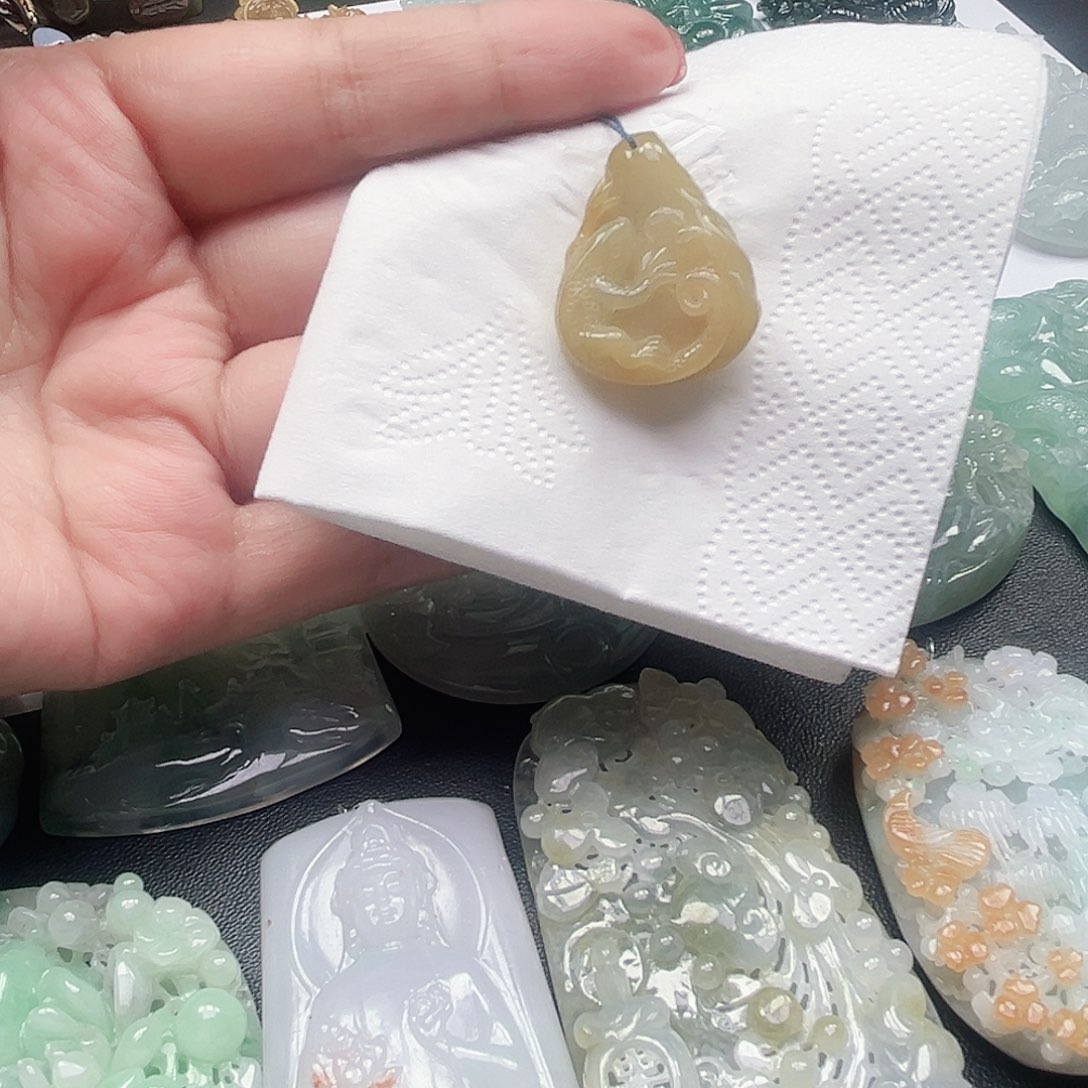 翡翠未镶嵌颈饰吊坠