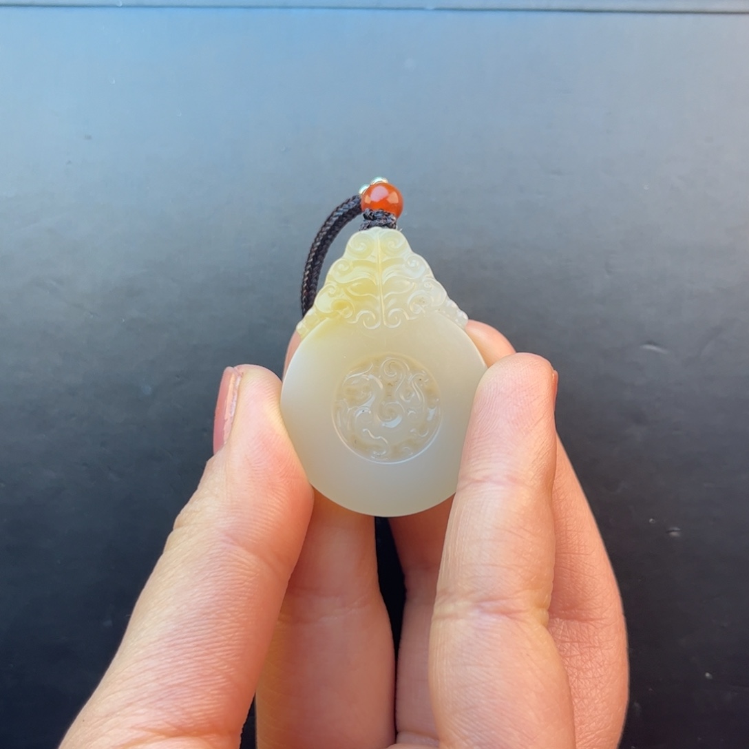 石英质玉黄蜡石挂件合金酷**型