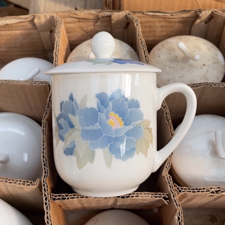 摆件陶瓷盘子碗砂锅都有