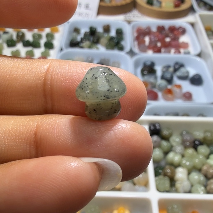 和田玉未镶嵌珠宝奇石