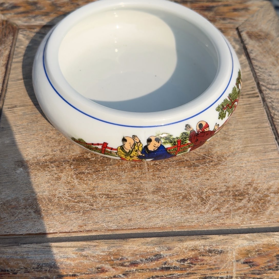 瓷片直径16厘米高度5厘米