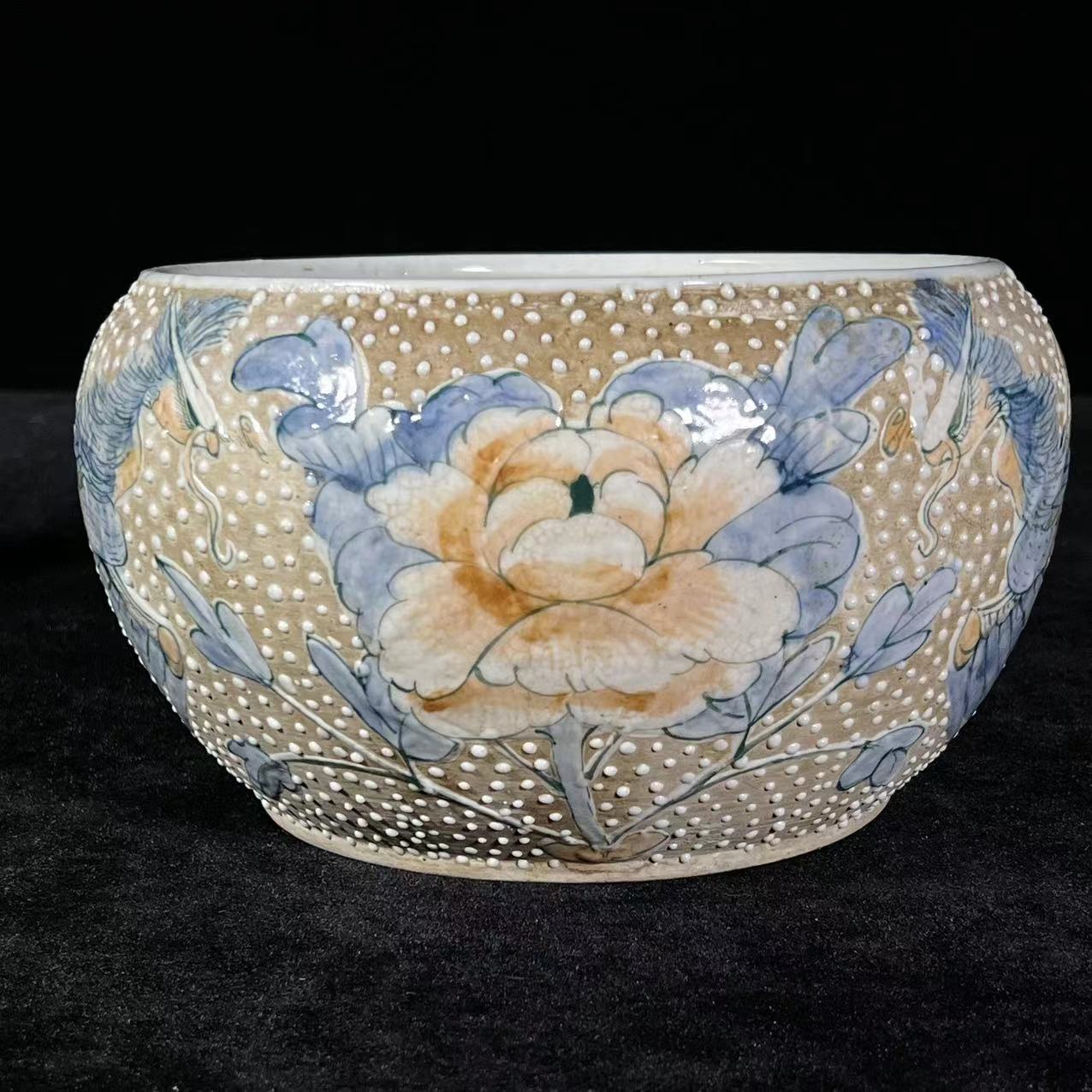 清 317 珍珠地凤凰牡丹纹案缸