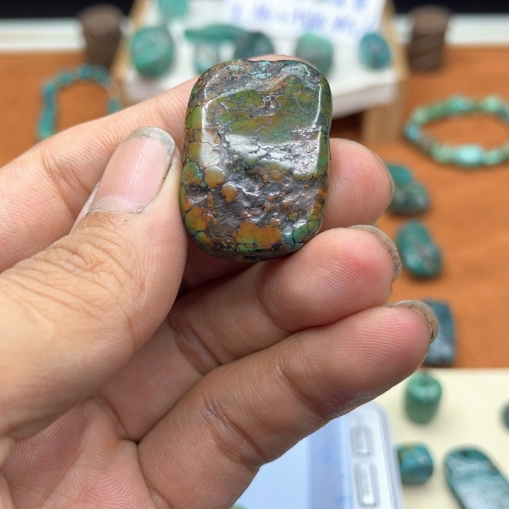 滚***龙绿松石未镶嵌颈饰