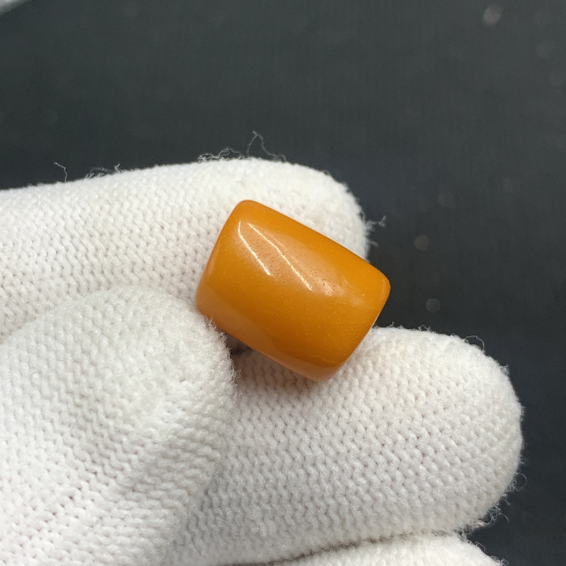 Q1208保真原矿俄料尺寸11.4*14.7mm蜜蜡单颗马蹄斜切顶珠微瑕放漏