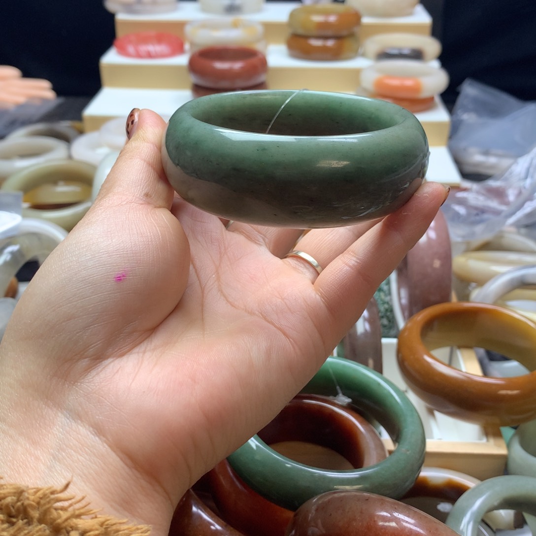 石英质玉手镯未镶嵌苏*