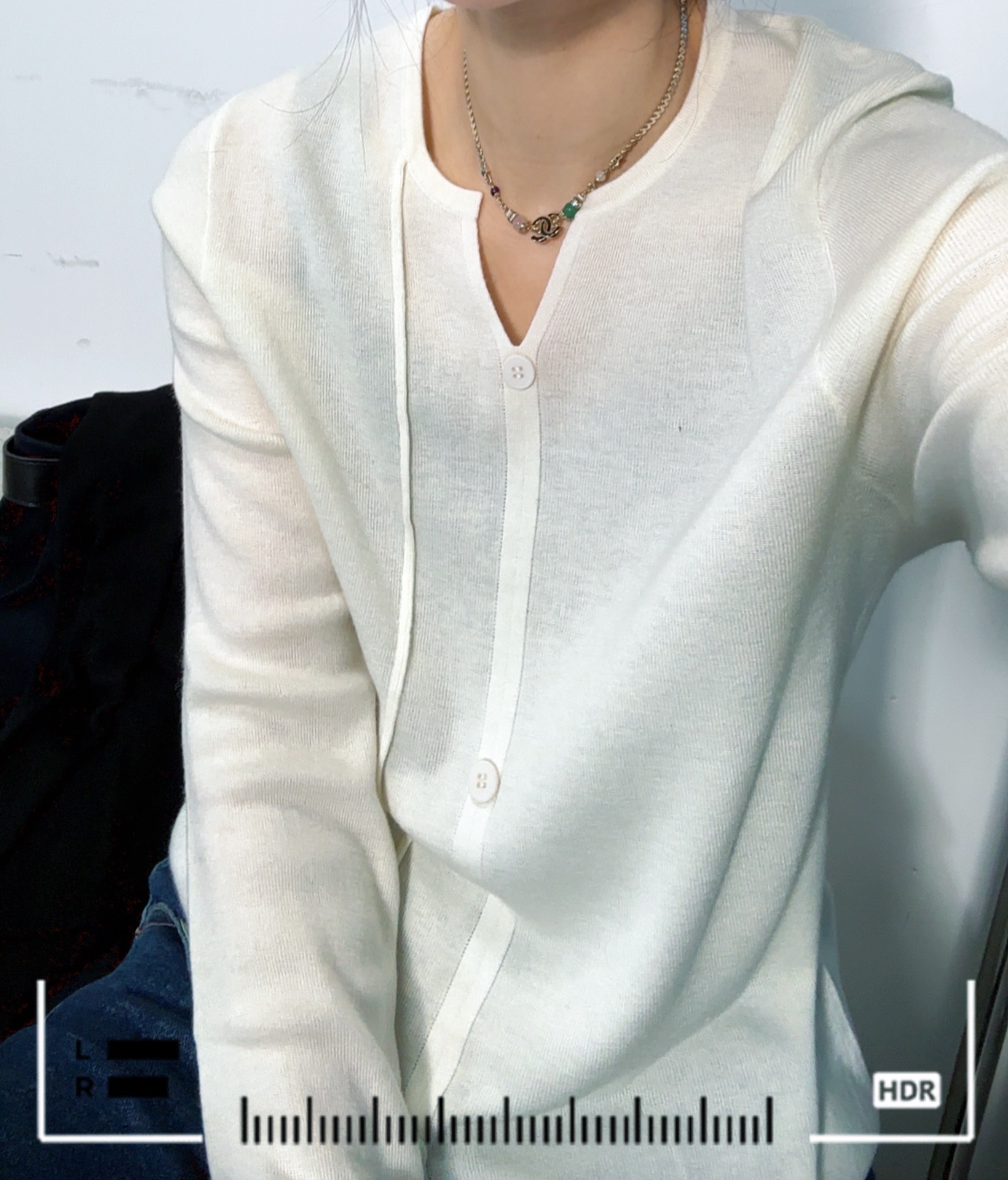 6007三纽扣剪刀领韩系长袖百搭针织打底开衫