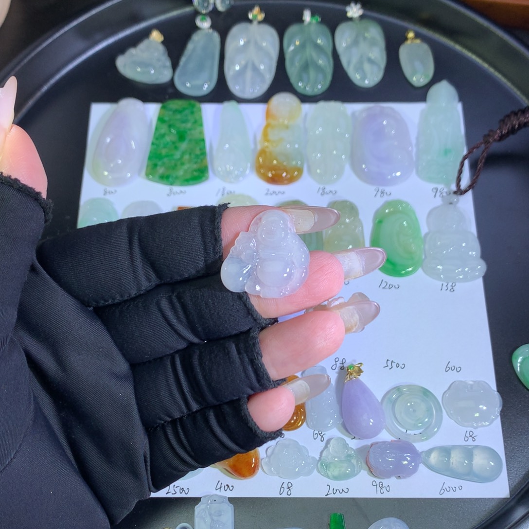 翡翠未镶嵌吊坠(不含链)布袋佛