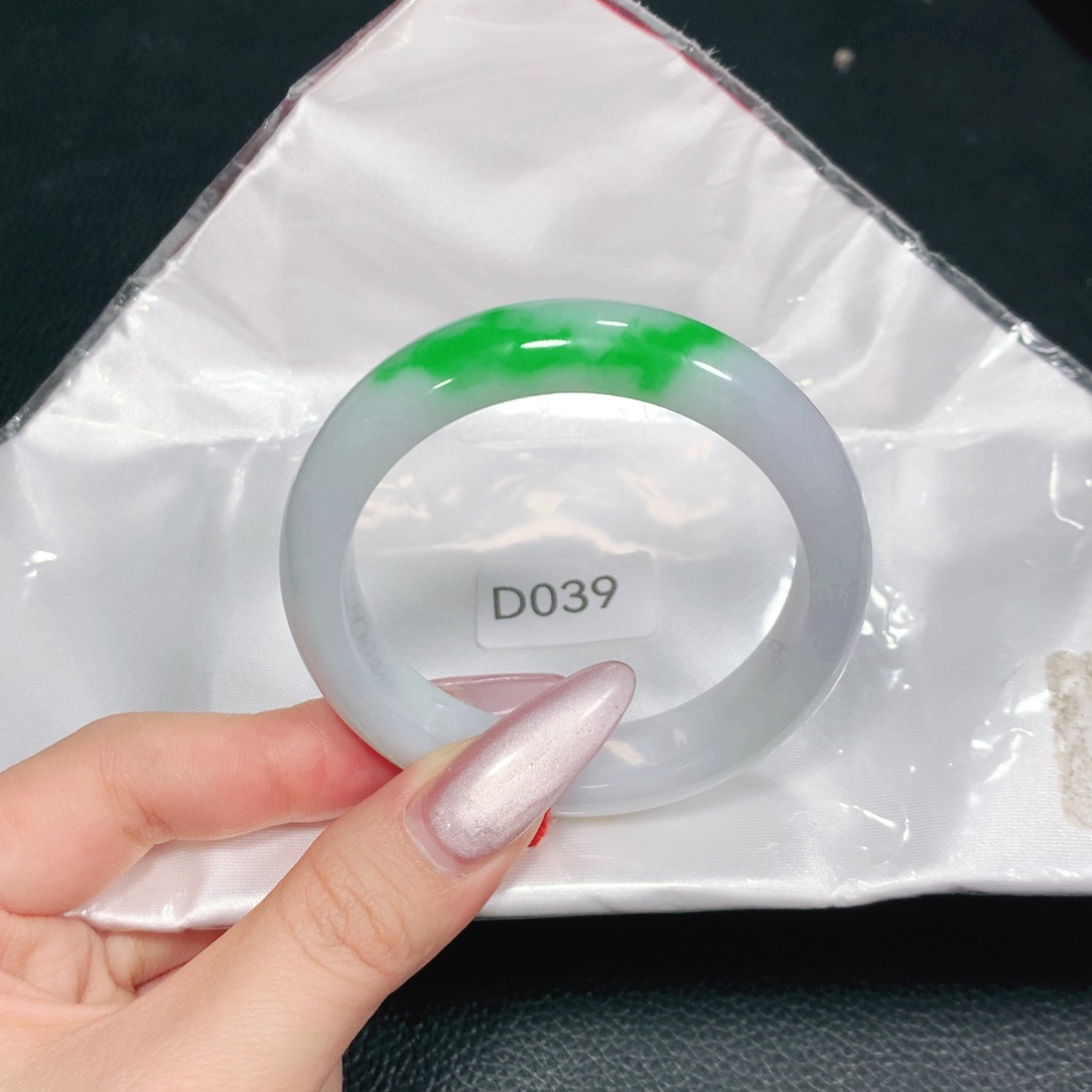 翡翠未镶嵌手镯天然翡翠手镯04