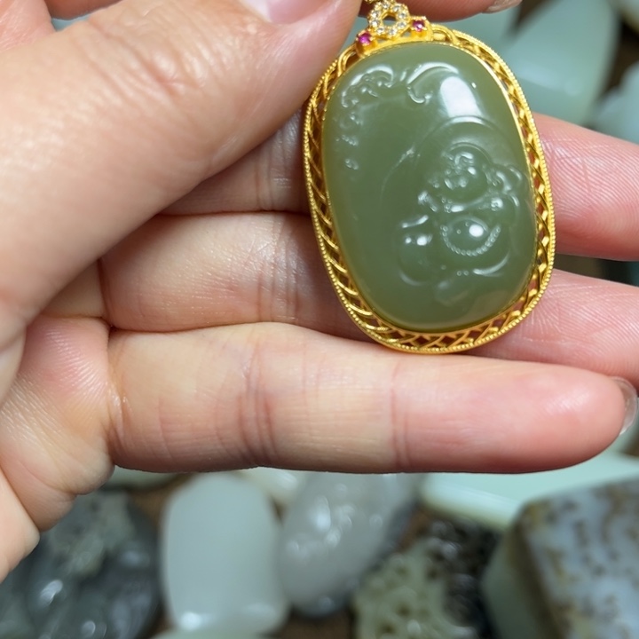 和田玉未镶嵌颈饰